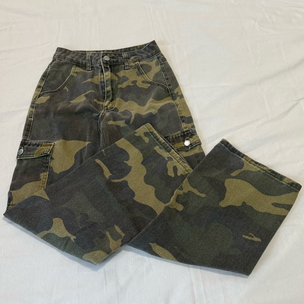 Women's Camouflage high Rise Wide Leg Cargo Jeans XXS